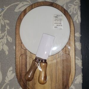 GOURMET WOOD & CERAMIC CHEESE BOARD GIFT SET